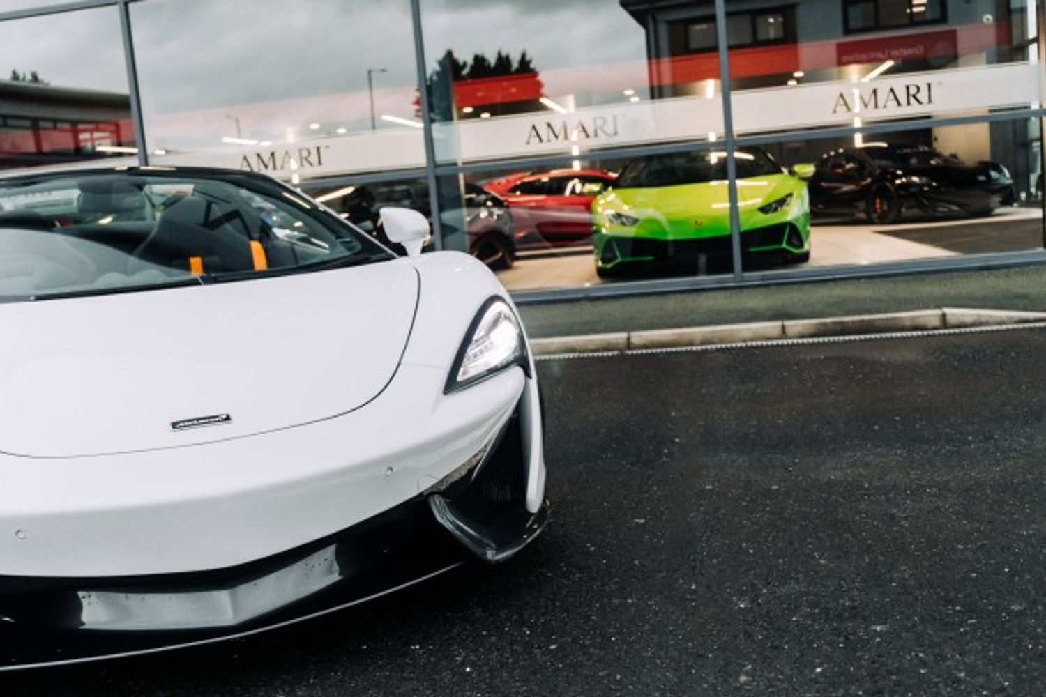 MCLAREN 570S V8 SSG CONVERTIBLE 3.8 V8 SSG 2DR SEMI AUTOMATIC