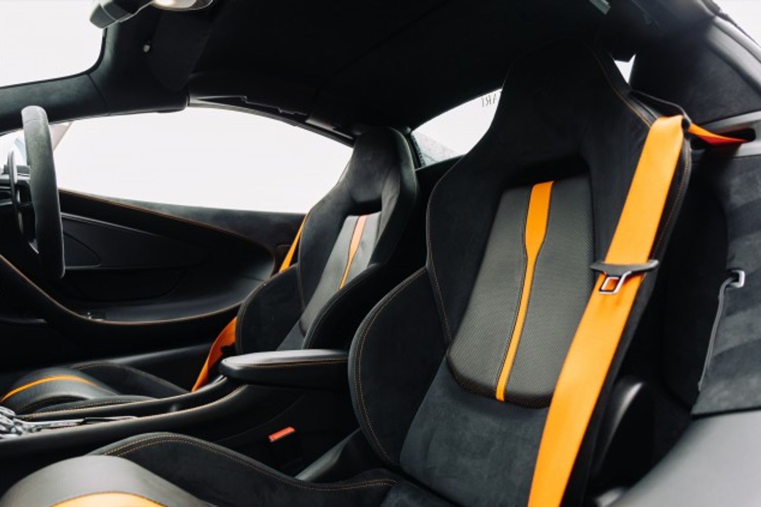 MCLAREN 570S V8 SSG CONVERTIBLE 3.8 V8 SSG 2DR SEMI AUTOMATIC