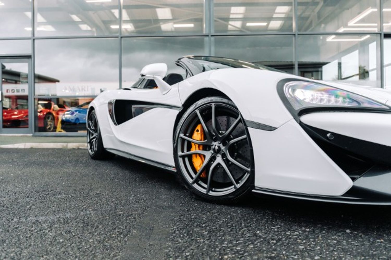 MCLAREN 570S V8 SSG CONVERTIBLE 3.8 V8 SSG 2DR SEMI AUTOMATIC