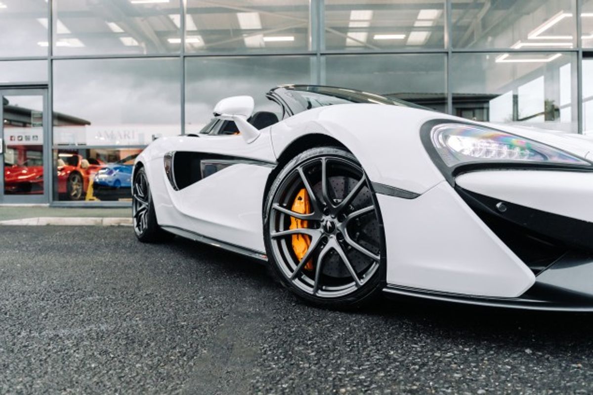 MCLAREN 570S V8 SSG CONVERTIBLE 3.8 V8 SSG 2DR SEMI AUTOMATIC