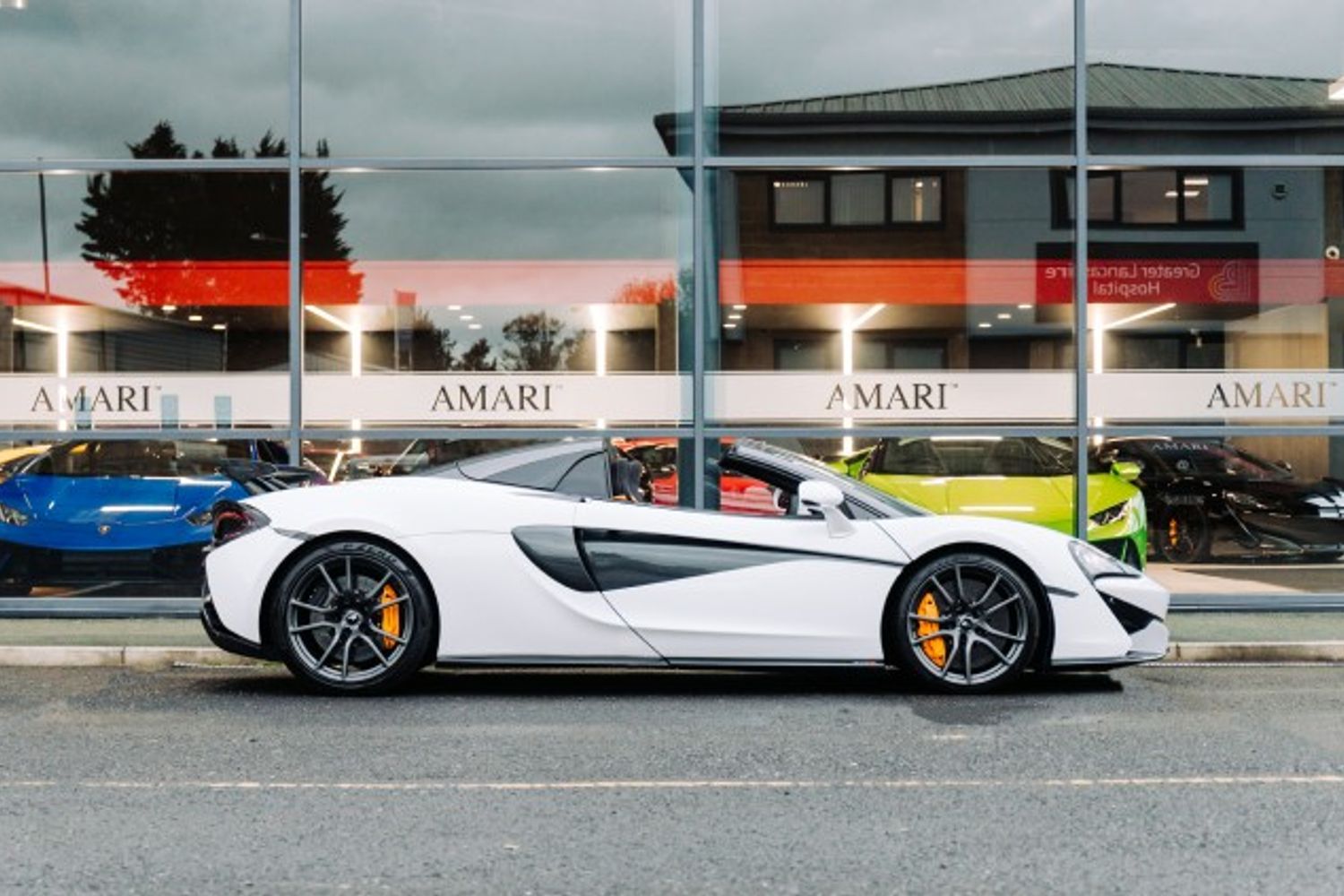 MCLAREN 570S V8 SSG CONVERTIBLE 3.8 V8 SSG 2DR SEMI AUTOMATIC