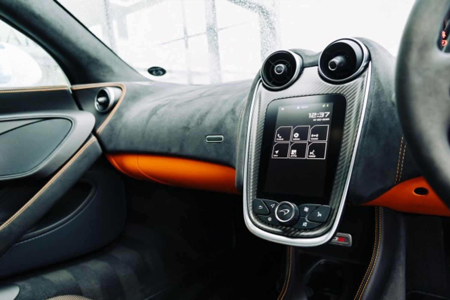 MCLAREN 570S V8 SSG CONVERTIBLE 3.8 V8 SSG 2DR SEMI AUTOMATIC