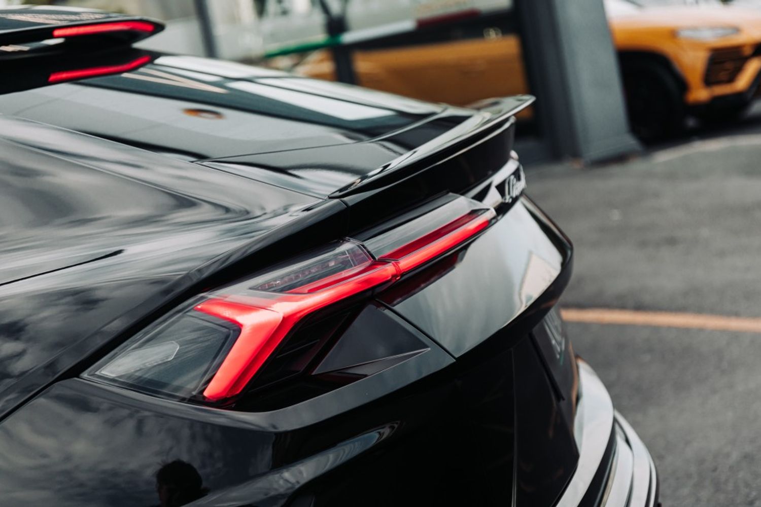 LAMBORGHINI URUS ESTATE 4.0 V8 5DR AUTOMATIC