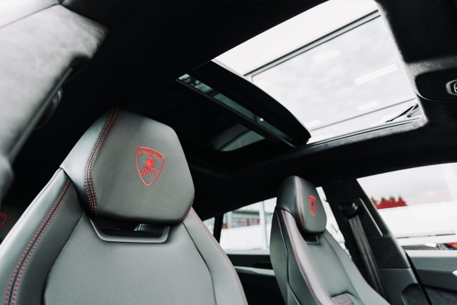 LAMBORGHINI URUS ESTATE 4.0 V8 5DR AUTOMATIC