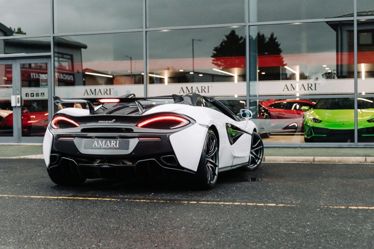 MCLAREN 570S V8 SSG CONVERTIBLE 3.8 V8 SSG 2DR SEMI AUTOMATIC
