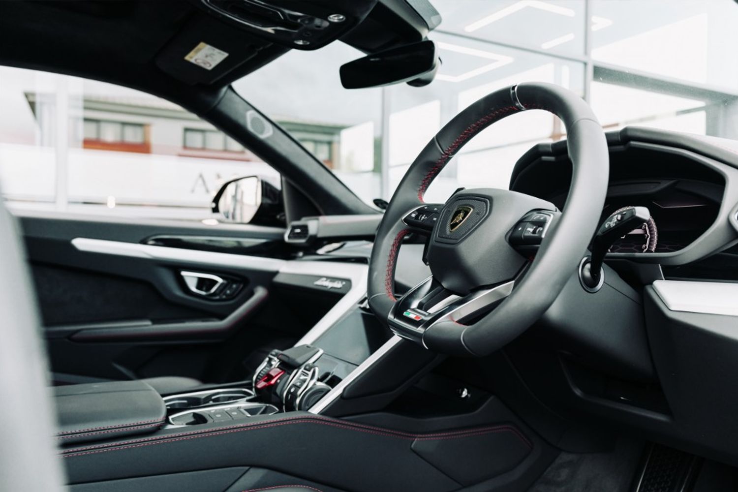 LAMBORGHINI URUS ESTATE 4.0 V8 5DR AUTOMATIC