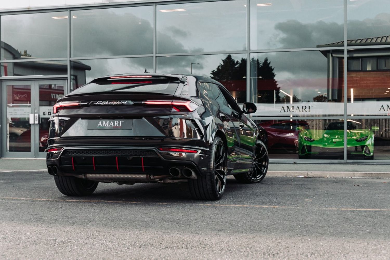 LAMBORGHINI URUS ESTATE 4.0 V8 5DR AUTOMATIC