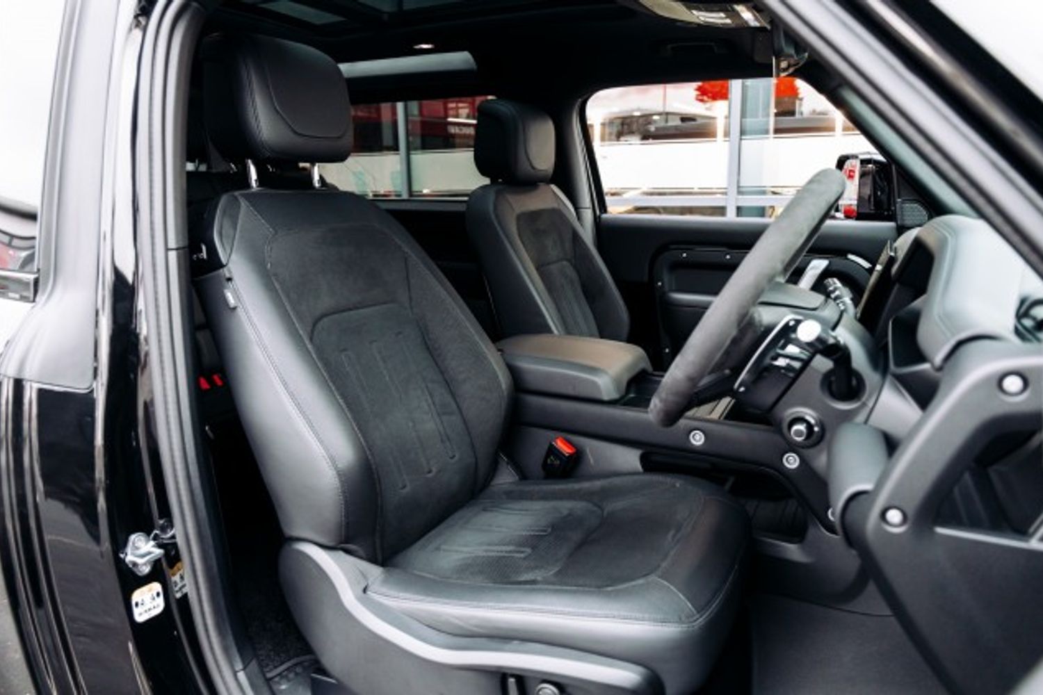 LAND ROVER DEFENDER ESTATE 5.0 V8 3DR AUTOMATIC