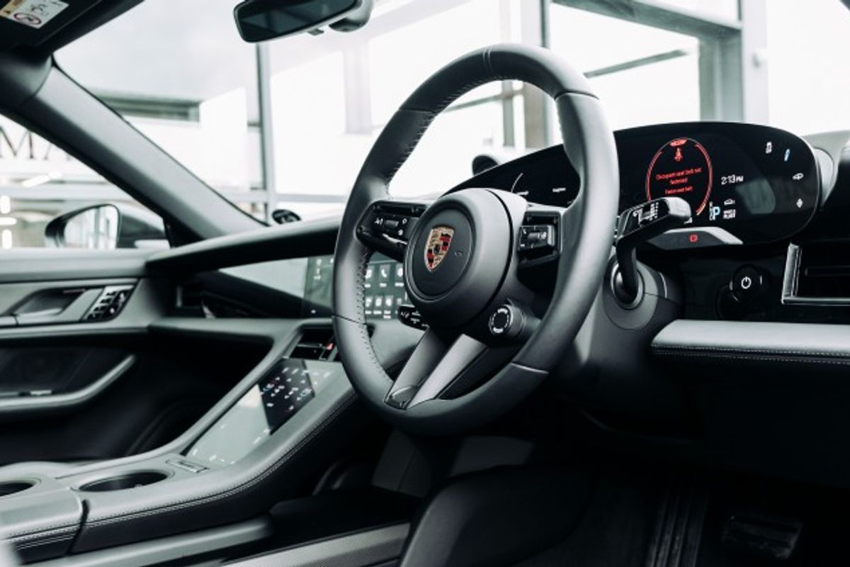 PORSCHE TAYCAN ELECTRIC SALOON 4S (93KWH) 4DR AUTOMATIC