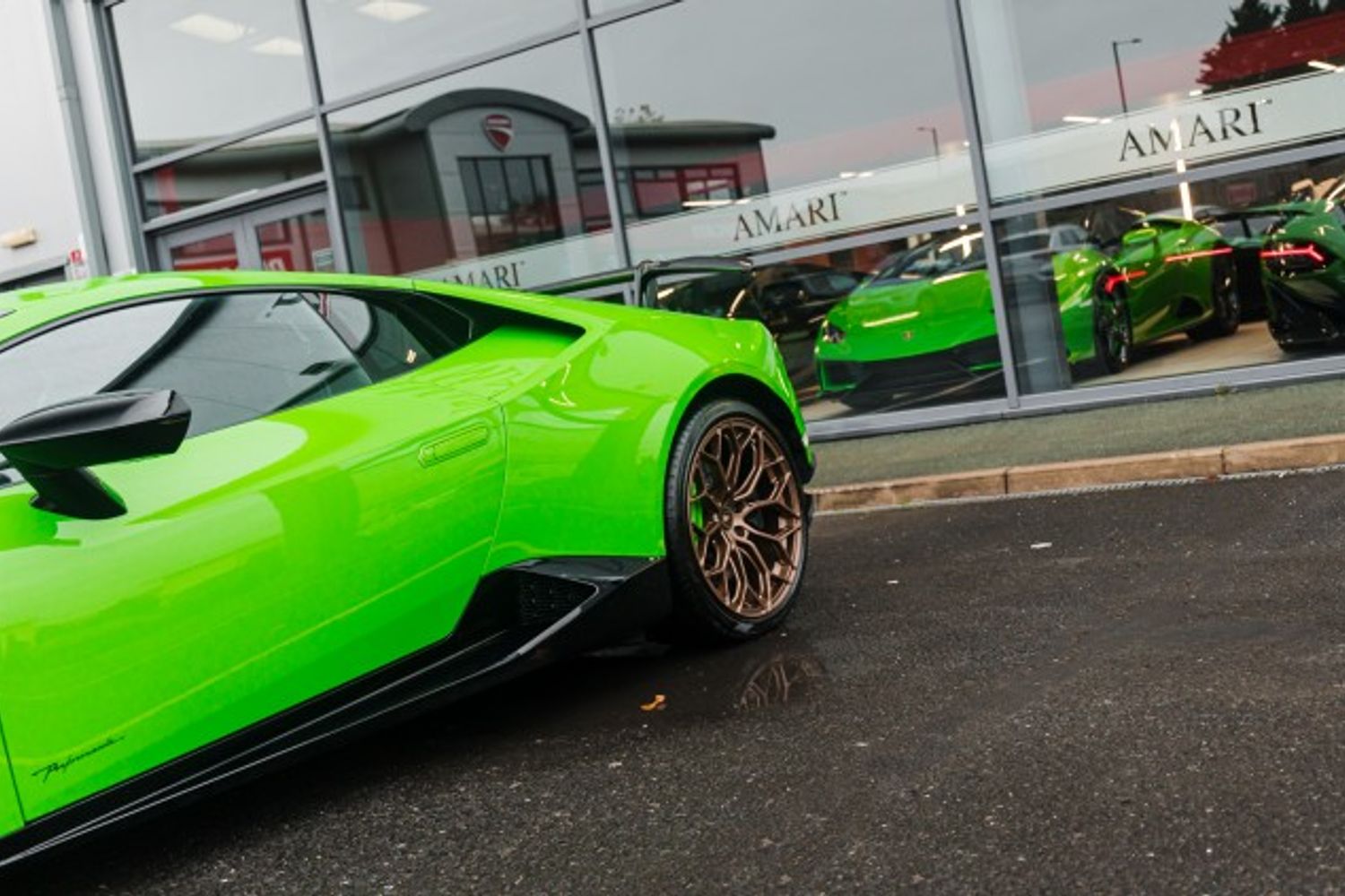 LAMBORGHINI HURACAN LP 640-4 PERFORMANTE COUPE 5.2 LP 640-4 PERFORMANTE 2DR SEMI AUTOMATIC