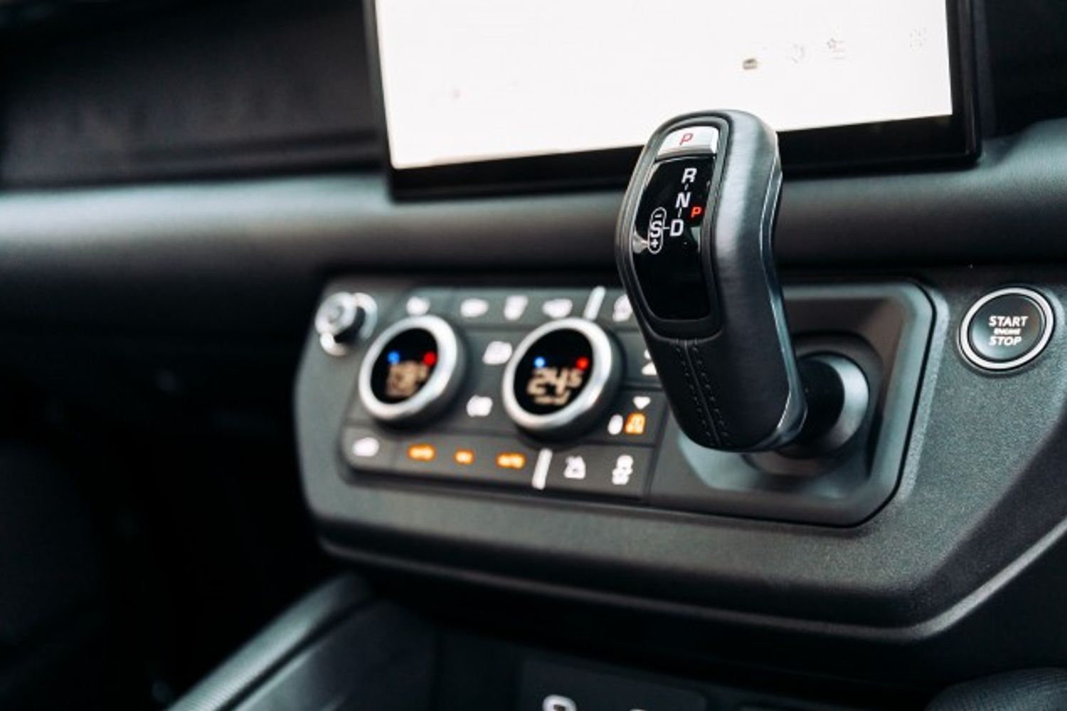 LAND ROVER DEFENDER ESTATE 5.0 V8 3DR AUTOMATIC