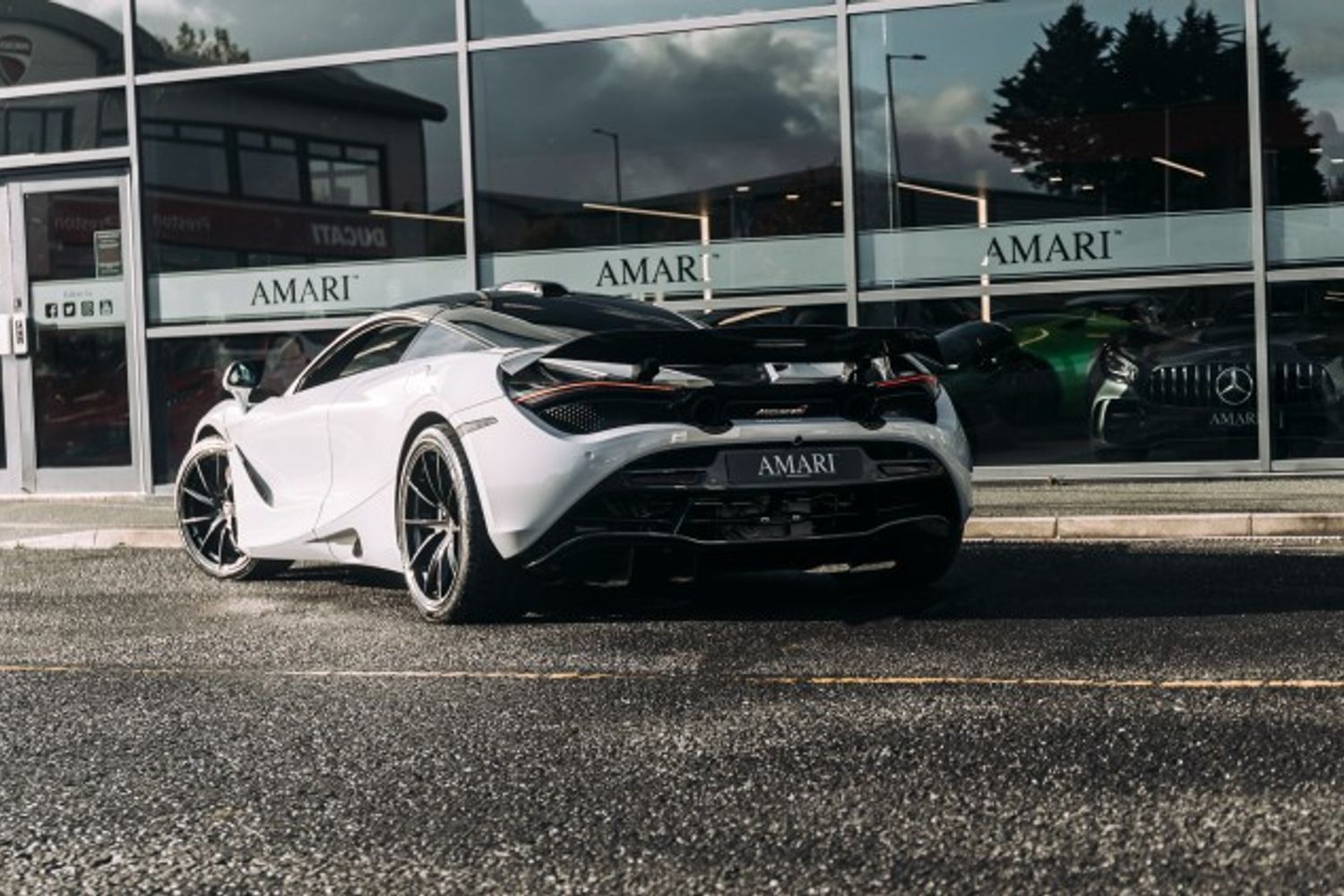MCLAREN 720S V8 SSG COUPE 4.0 V8 SSG 2DR SEMI AUTOMATIC