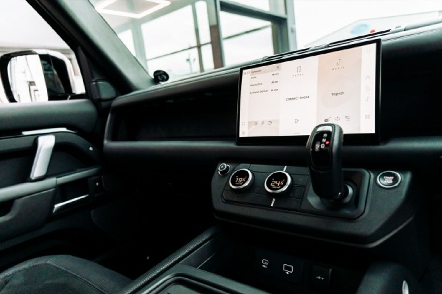 LAND ROVER DEFENDER ESTATE 5.0 V8 3DR AUTOMATIC