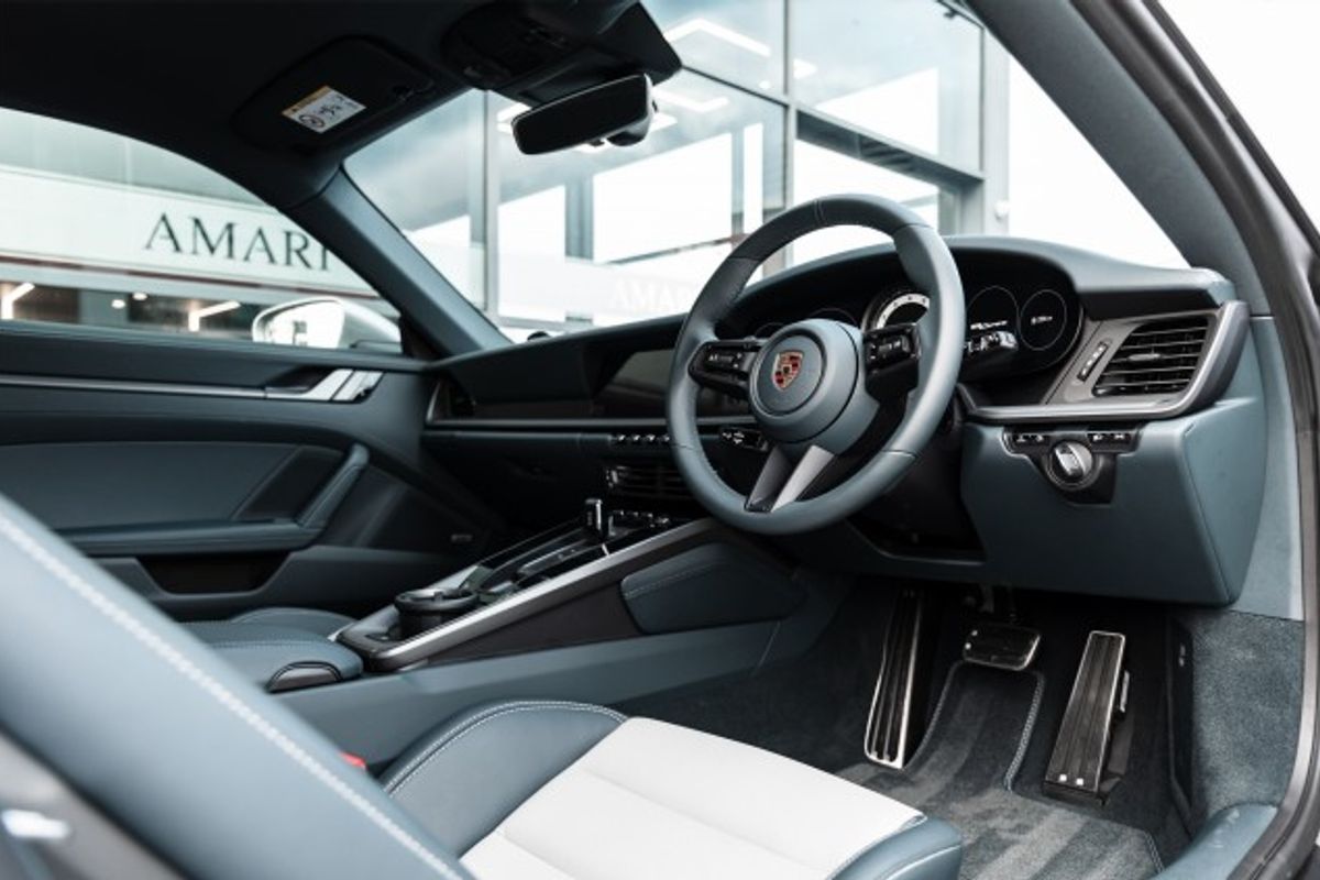 PORSCHE 911 COUPE 3.0 CARRERA PDK 2DR AUTOMATIC