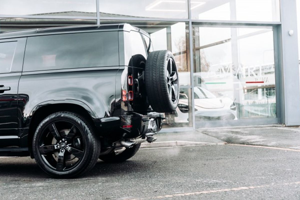 LAND ROVER DEFENDER ESTATE 5.0 V8 3DR AUTOMATIC
