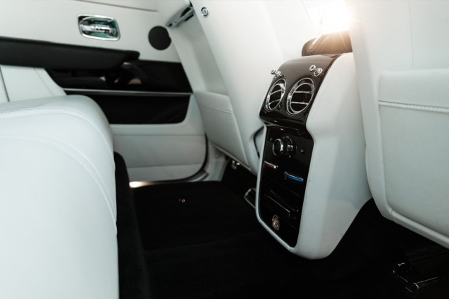 ROLLS-ROYCE CULLINAN V12 ESTATE 6.7 V12 5DR AUTOMATIC