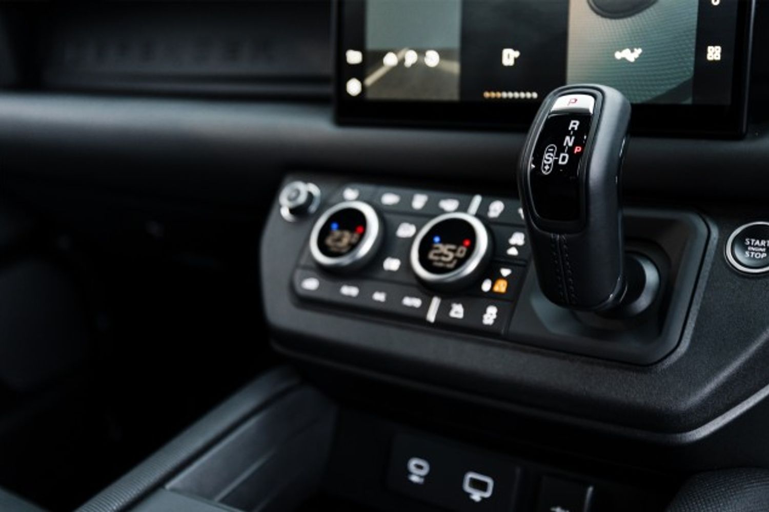 LAND ROVER DEFENDER V8 ESTATE 5.0 V8 5DR AUTOMATIC