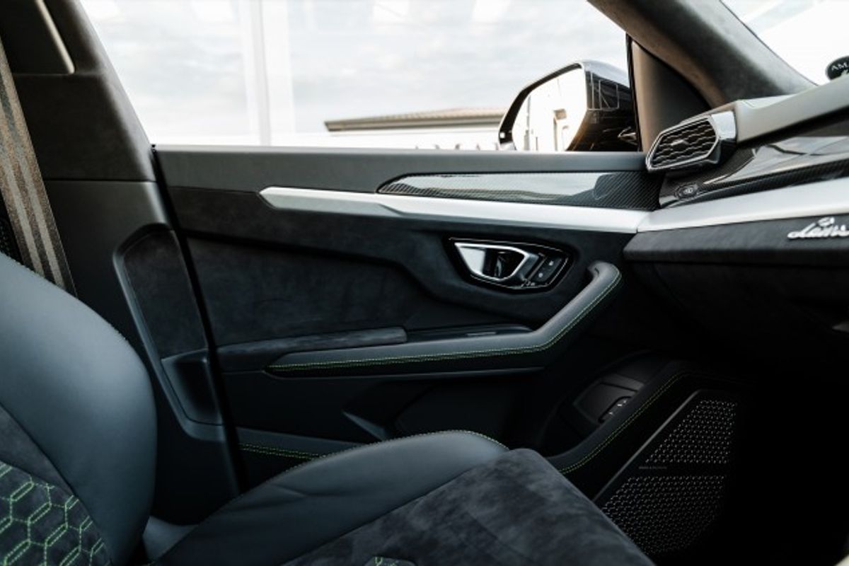 Lamborghini Urus 4.0 V8 5DR AUTOMATIC