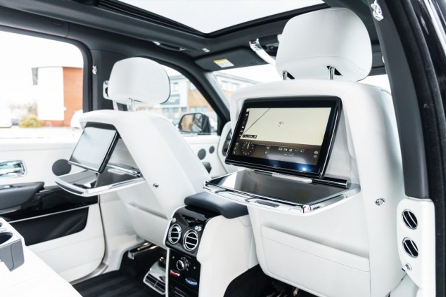 ROLLS-ROYCE CULLINAN V12 ESTATE 6.7 V12 5DR AUTOMATIC