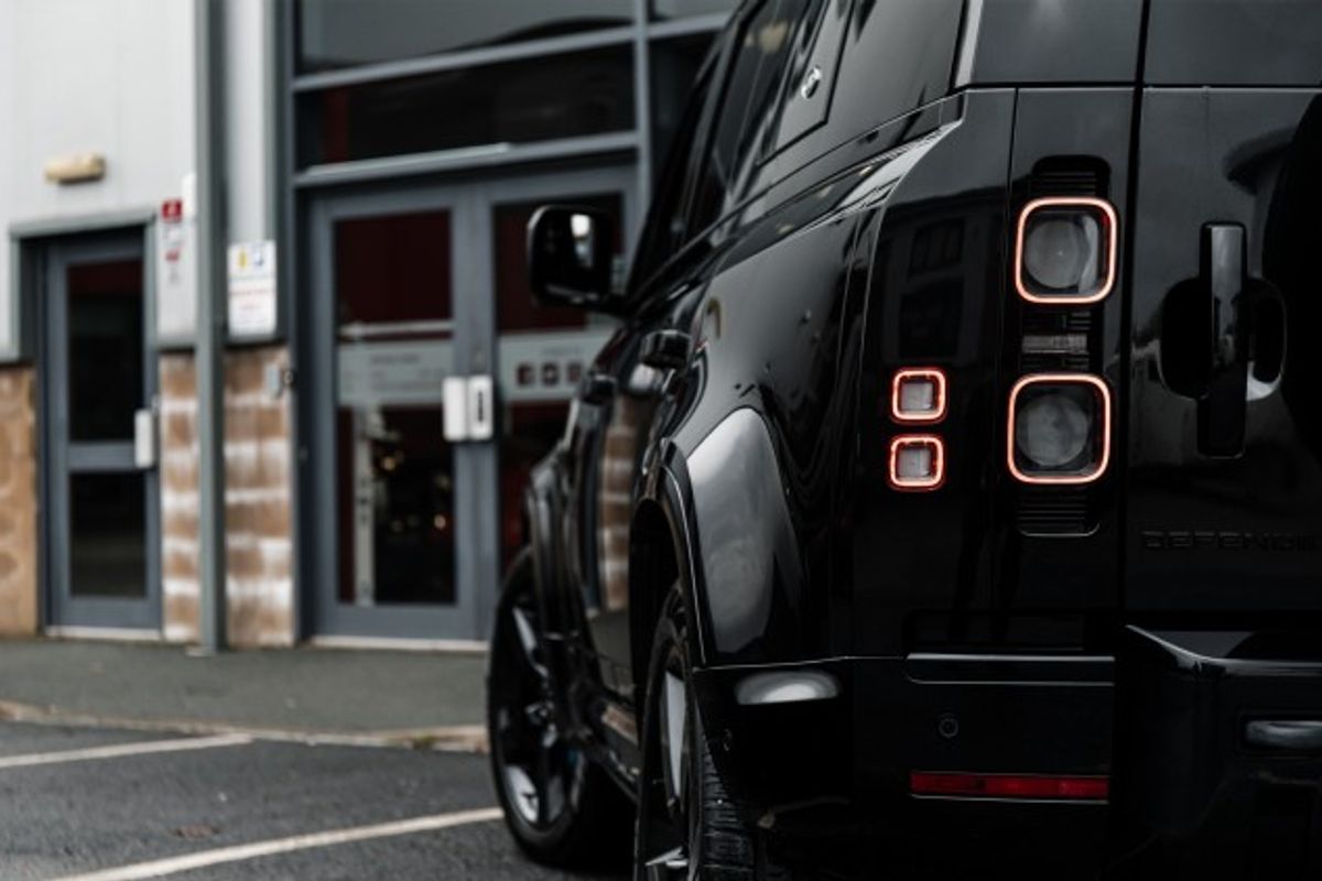 LAND ROVER DEFENDER V8 ESTATE 5.0 V8 5DR AUTOMATIC