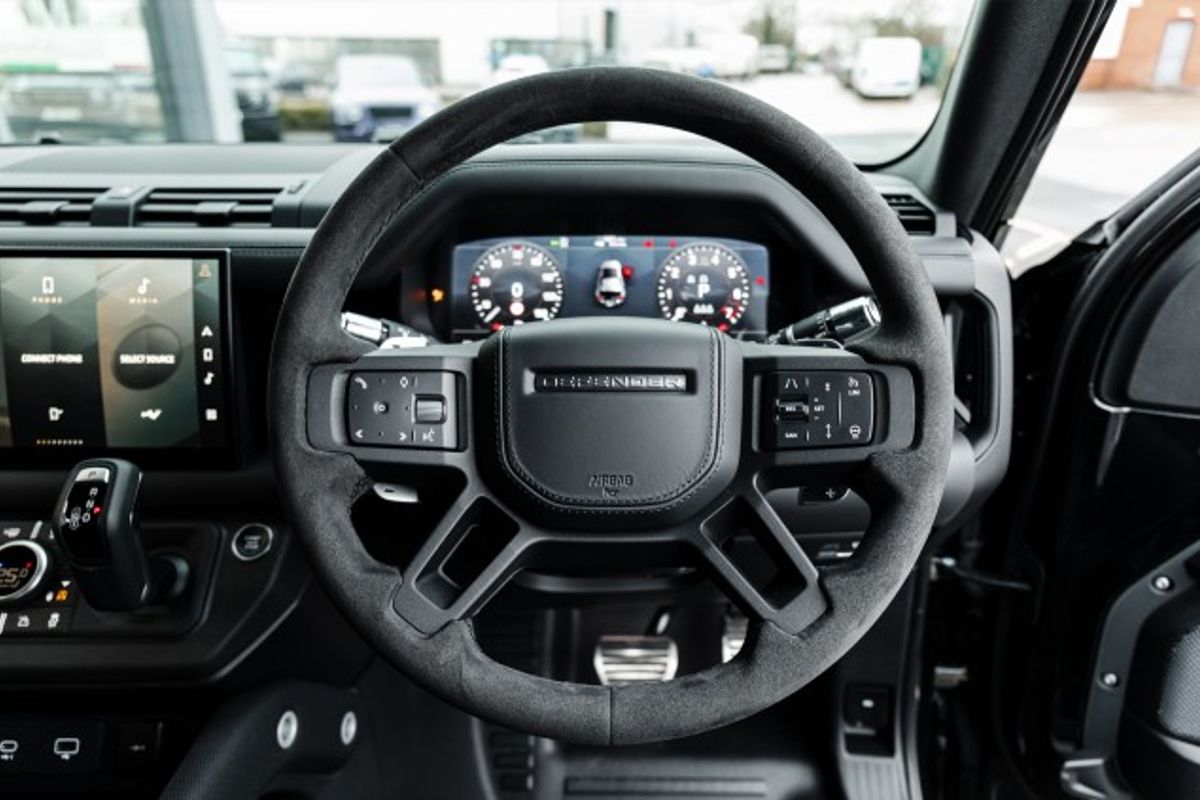 LAND ROVER DEFENDER V8 ESTATE 5.0 V8 5DR AUTOMATIC