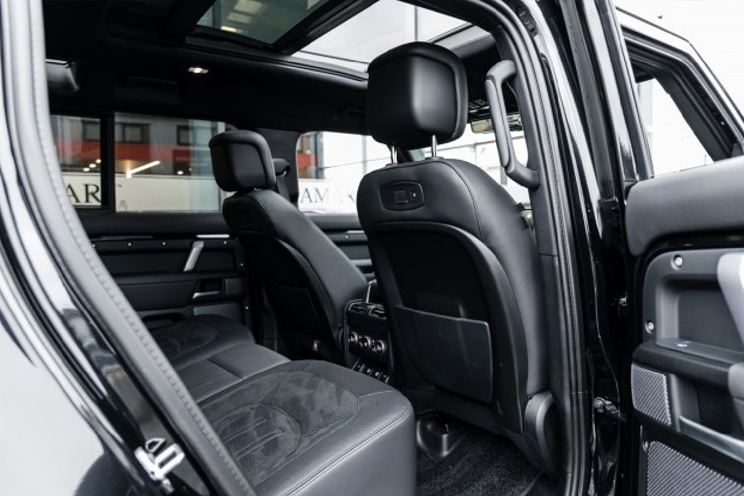 LAND ROVER DEFENDER V8 ESTATE 5.0 V8 5DR AUTOMATIC