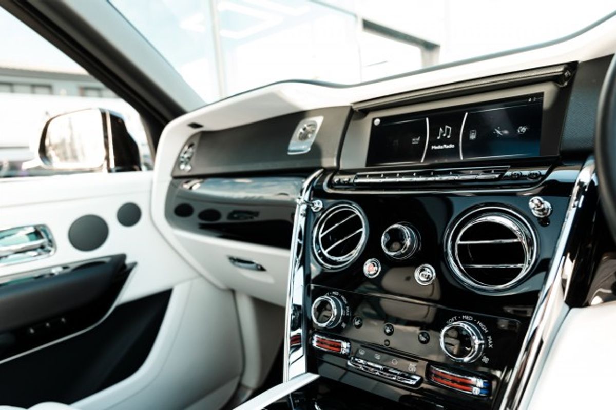 ROLLS-ROYCE CULLINAN V12 ESTATE 6.7 V12 5DR AUTOMATIC