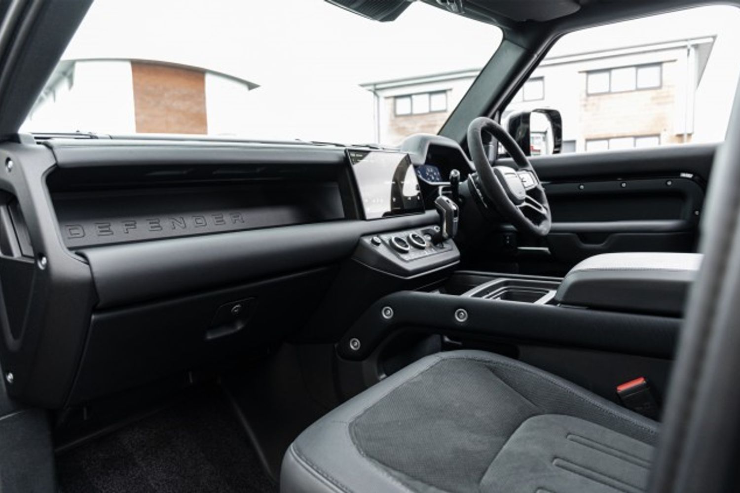 LAND ROVER DEFENDER V8 ESTATE 5.0 V8 5DR AUTOMATIC