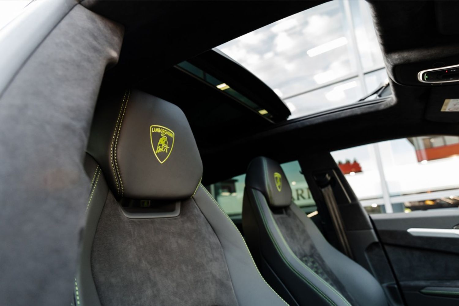 Lamborghini Urus 4.0 V8 5DR AUTOMATIC