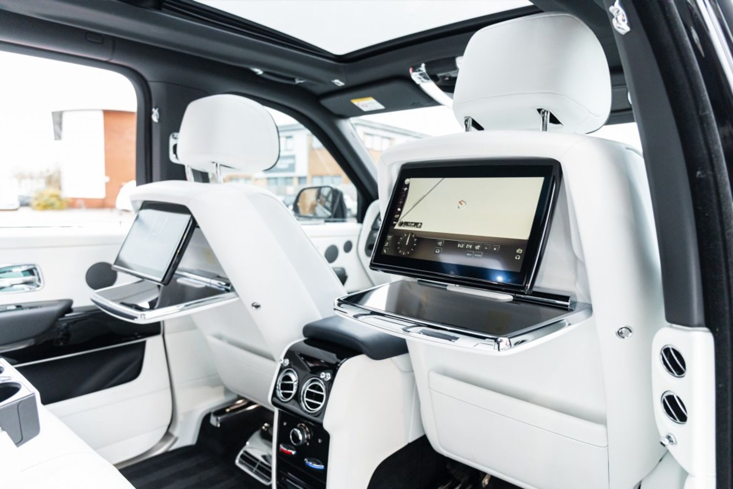 ROLLS-ROYCE CULLINAN V12 ESTATE 6.7 V12 5DR AUTOMATIC