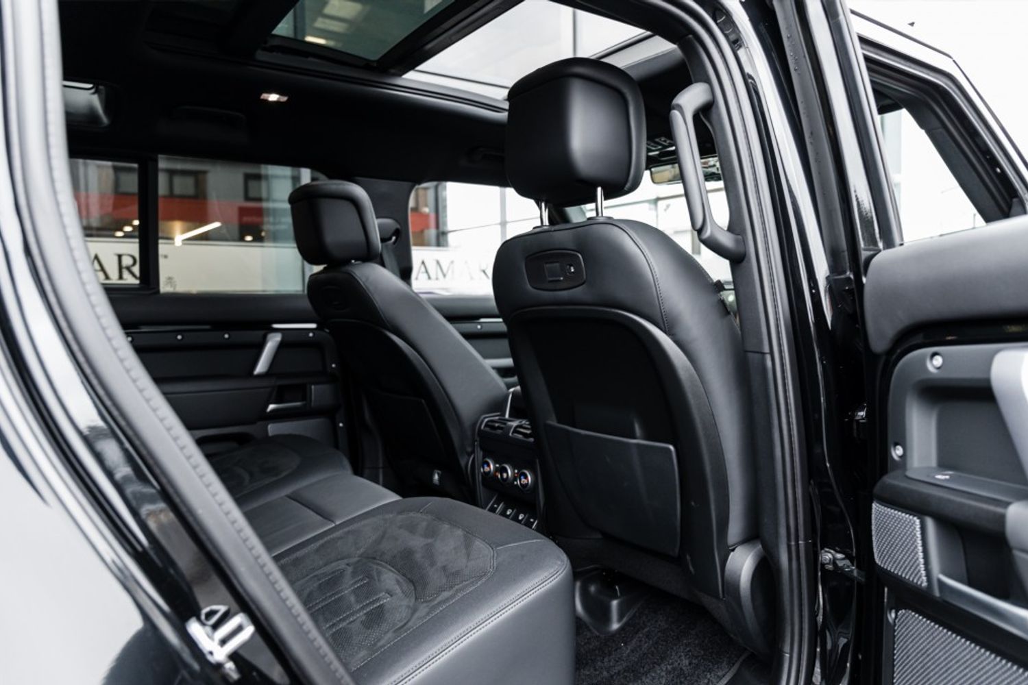 LAND ROVER DEFENDER V8 ESTATE 5.0 V8 5DR AUTOMATIC