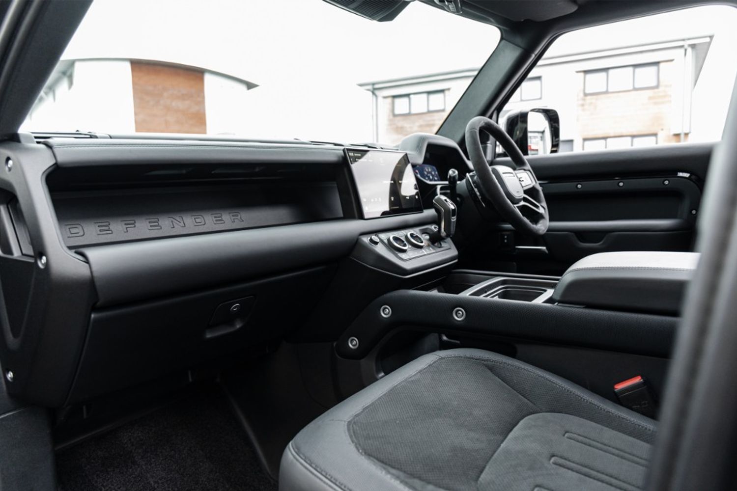 LAND ROVER DEFENDER V8 ESTATE 5.0 V8 5DR AUTOMATIC