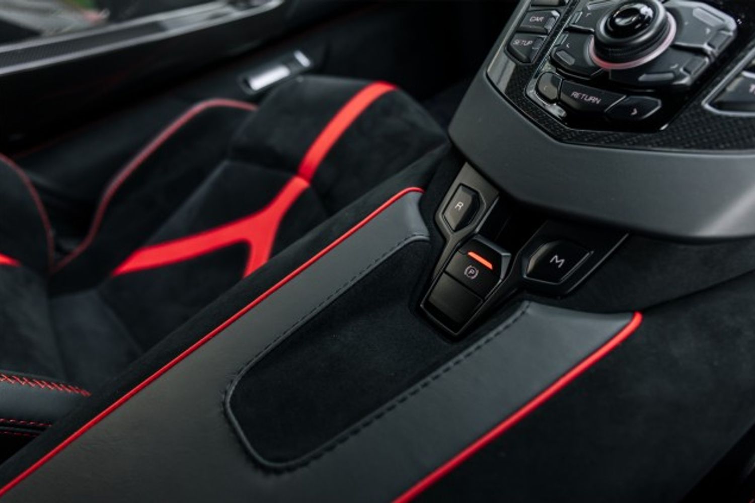 LAMBORGHINI AVENTADOR COUPE 6.5 LP 770-4 SVJ 2DR SEMI AUTOMATIC