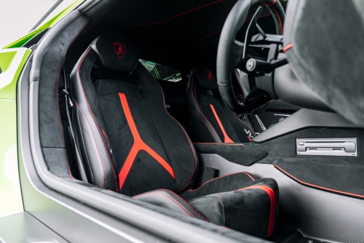 LAMBORGHINI AVENTADOR COUPE 6.5 LP 770-4 SVJ 2DR SEMI AUTOMATIC