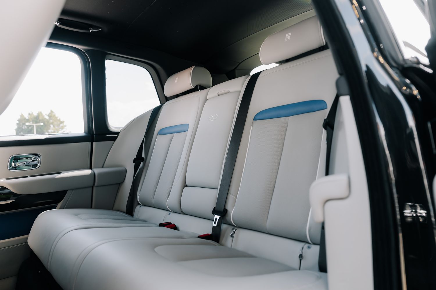 Rolls Royce Cullinan  Model Guide