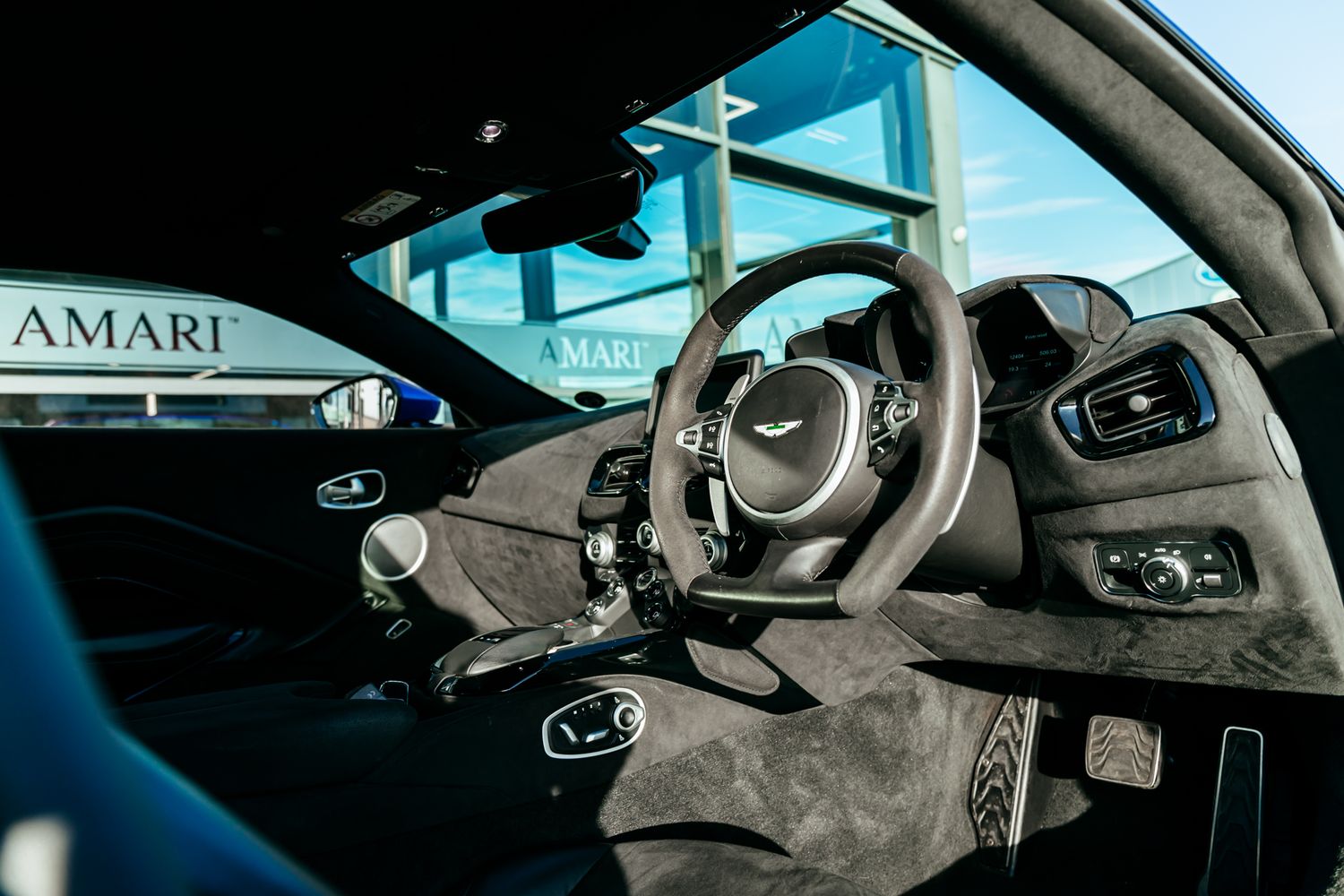 Aston Martin Vantage Model Guide