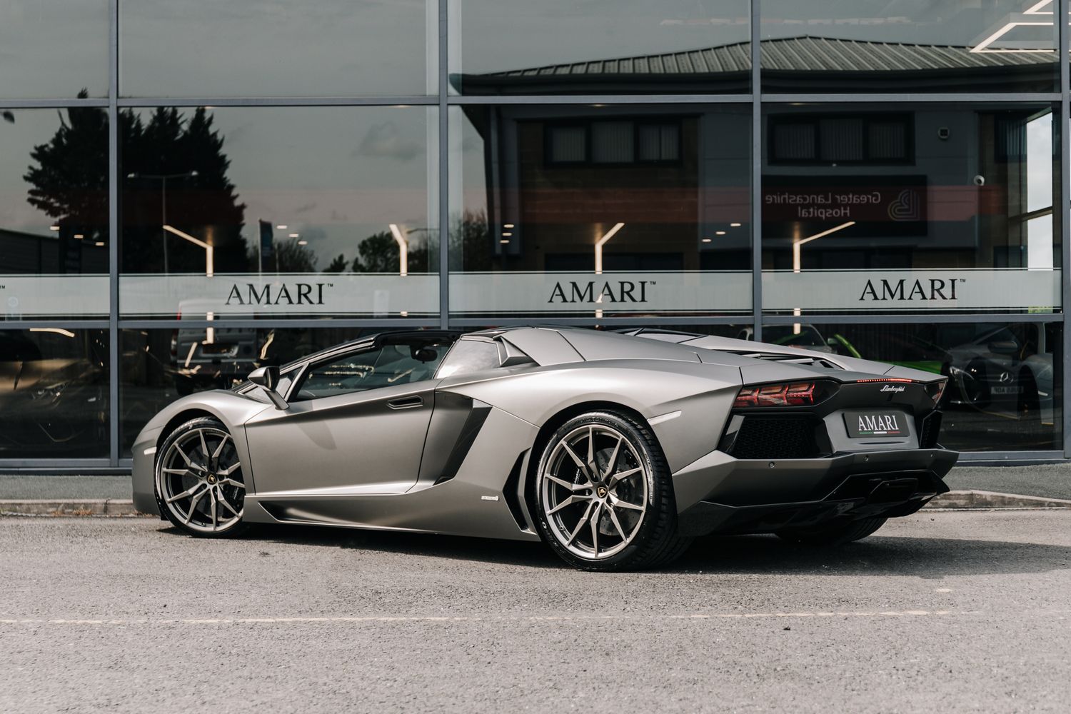 Lamborghini Aventador Roadster LP 700-4 6.5 LP 700-4 ROADSTER 2DR SEMI AUTOMATIC