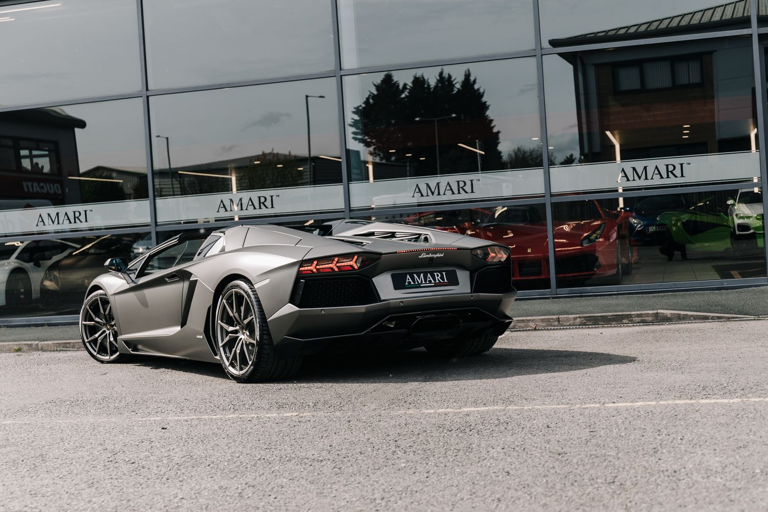 Lamborghini Aventador Roadster LP 700-4 6.5 LP 700-4 ROADSTER 2DR SEMI AUTOMATIC