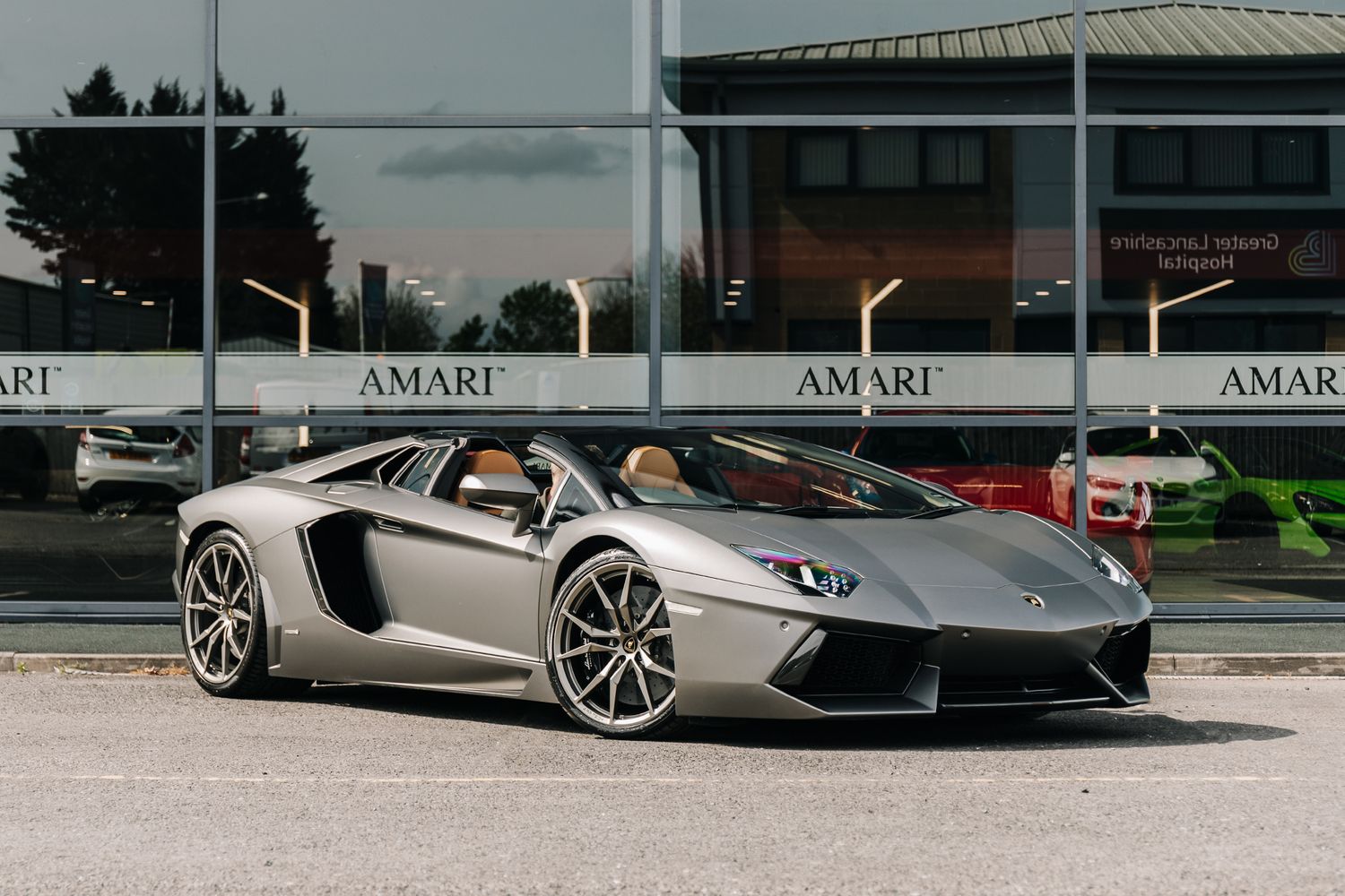 Lamborghini Aventador Roadster LP 700-4 6.5 LP 700-4 ROADSTER 2DR SEMI AUTOMATIC