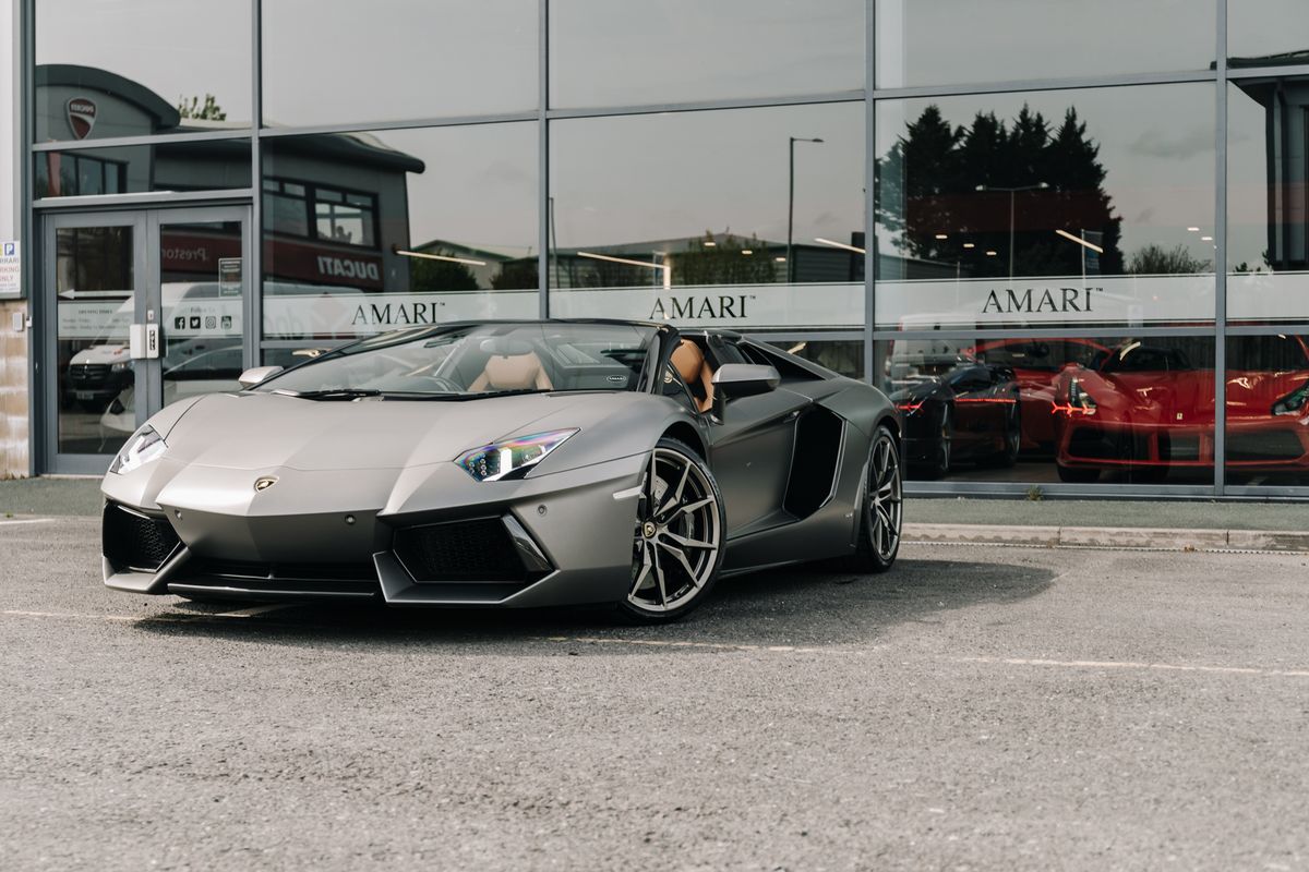 Lamborghini Aventador Roadster LP 700-4 6.5 LP 700-4 ROADSTER 2DR SEMI AUTOMATIC