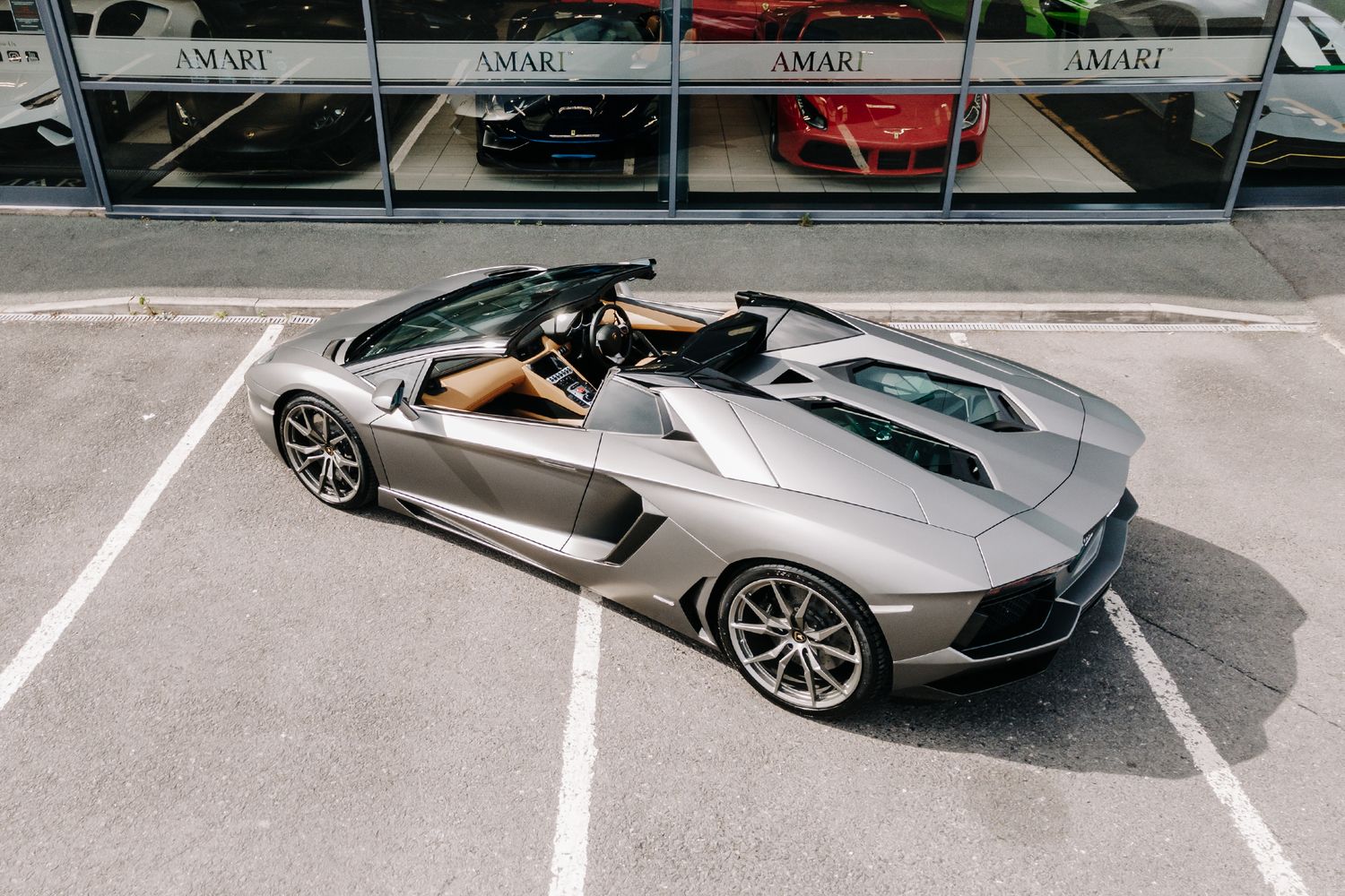 Lamborghini Aventador Roadster LP 700-4 6.5 LP 700-4 ROADSTER 2DR SEMI AUTOMATIC