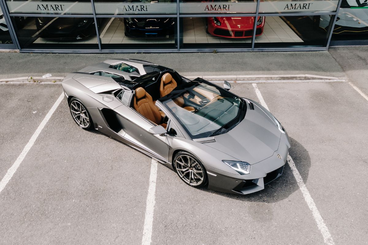 Lamborghini Aventador Roadster LP 700-4 6.5 LP 700-4 ROADSTER 2DR SEMI AUTOMATIC