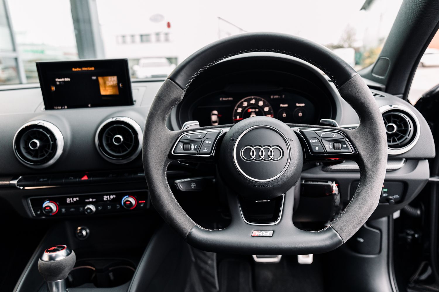 Audi RS3 Saloon 2.5 Rs 3 Tfsi Quattro 4Dr Semi Automatic