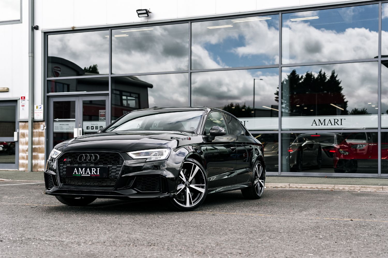 Audi RS3 Saloon 2.5 Rs 3 Tfsi Quattro 4Dr Semi Automatic