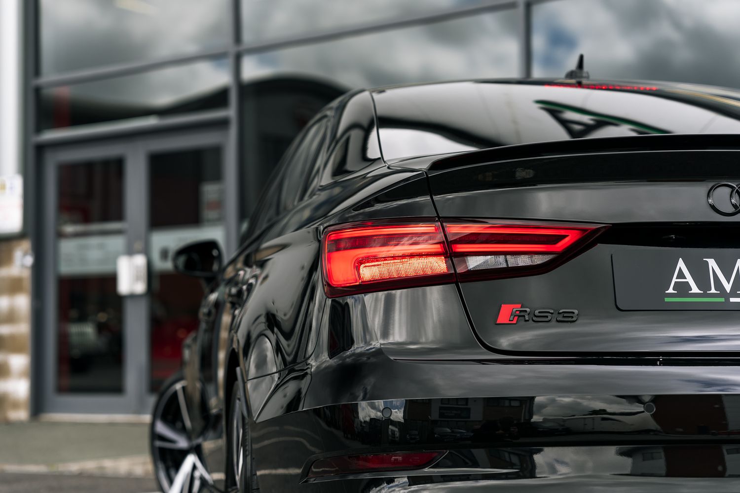 Audi RS3 Saloon 2.5 Rs 3 Tfsi Quattro 4Dr Semi Automatic