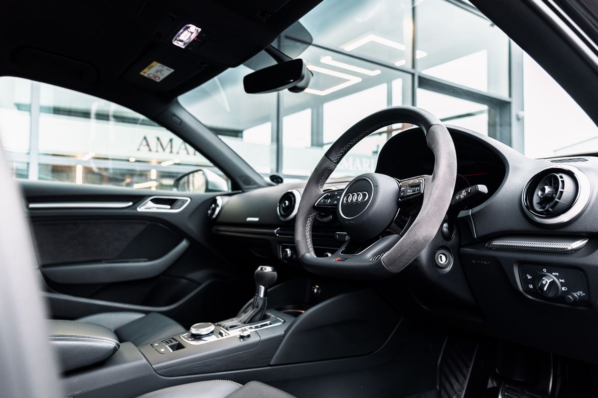 Audi RS3 Saloon 2.5 Rs 3 Tfsi Quattro 4Dr Semi Automatic