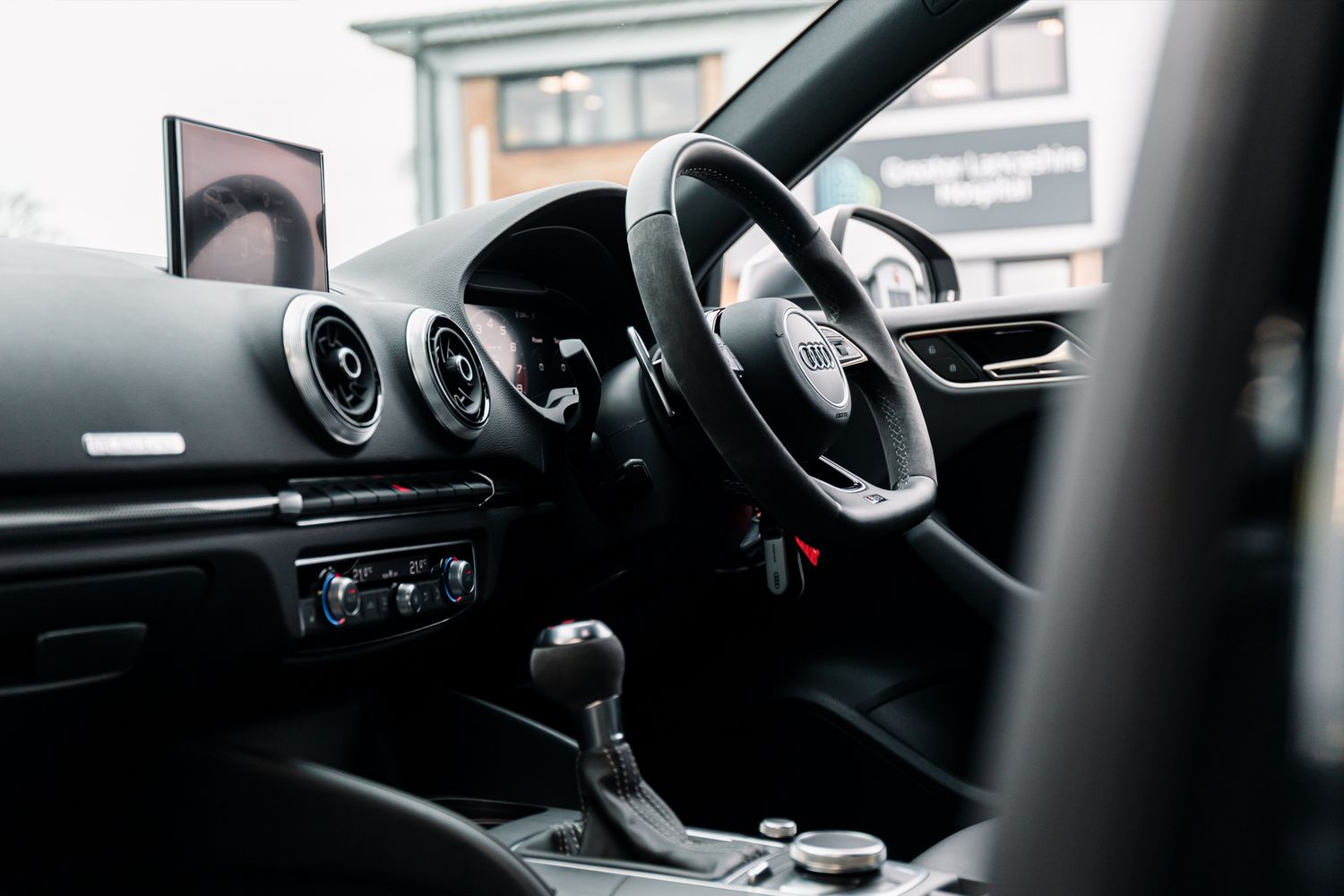 Audi RS3 Saloon 2.5 Rs 3 Tfsi Quattro 4Dr Semi Automatic