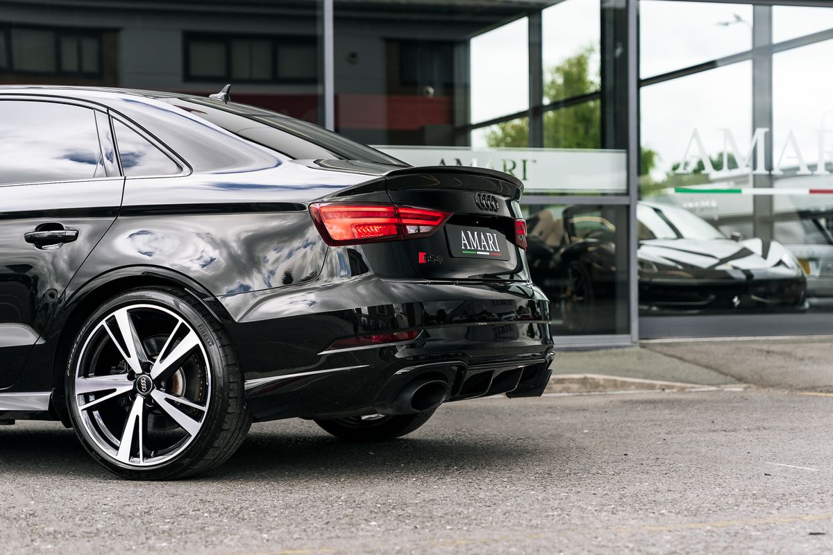 Audi RS3 Saloon 2.5 Rs 3 Tfsi Quattro 4Dr Semi Automatic