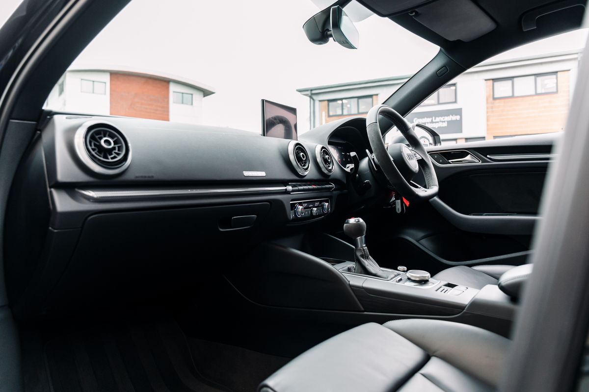 Audi RS3 Saloon 2.5 Rs 3 Tfsi Quattro 4Dr Semi Automatic