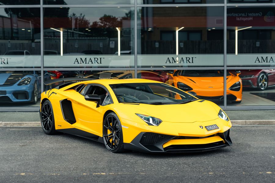 2017 Lamborghini Aventador SV